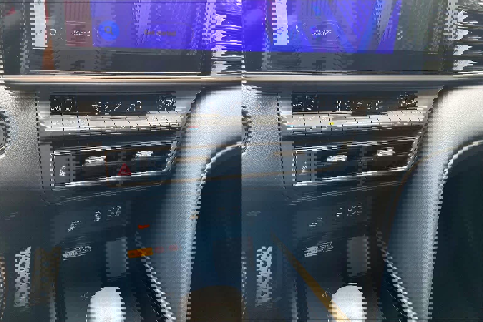 Used 2025 Toyota Camry XSE FWD image 31