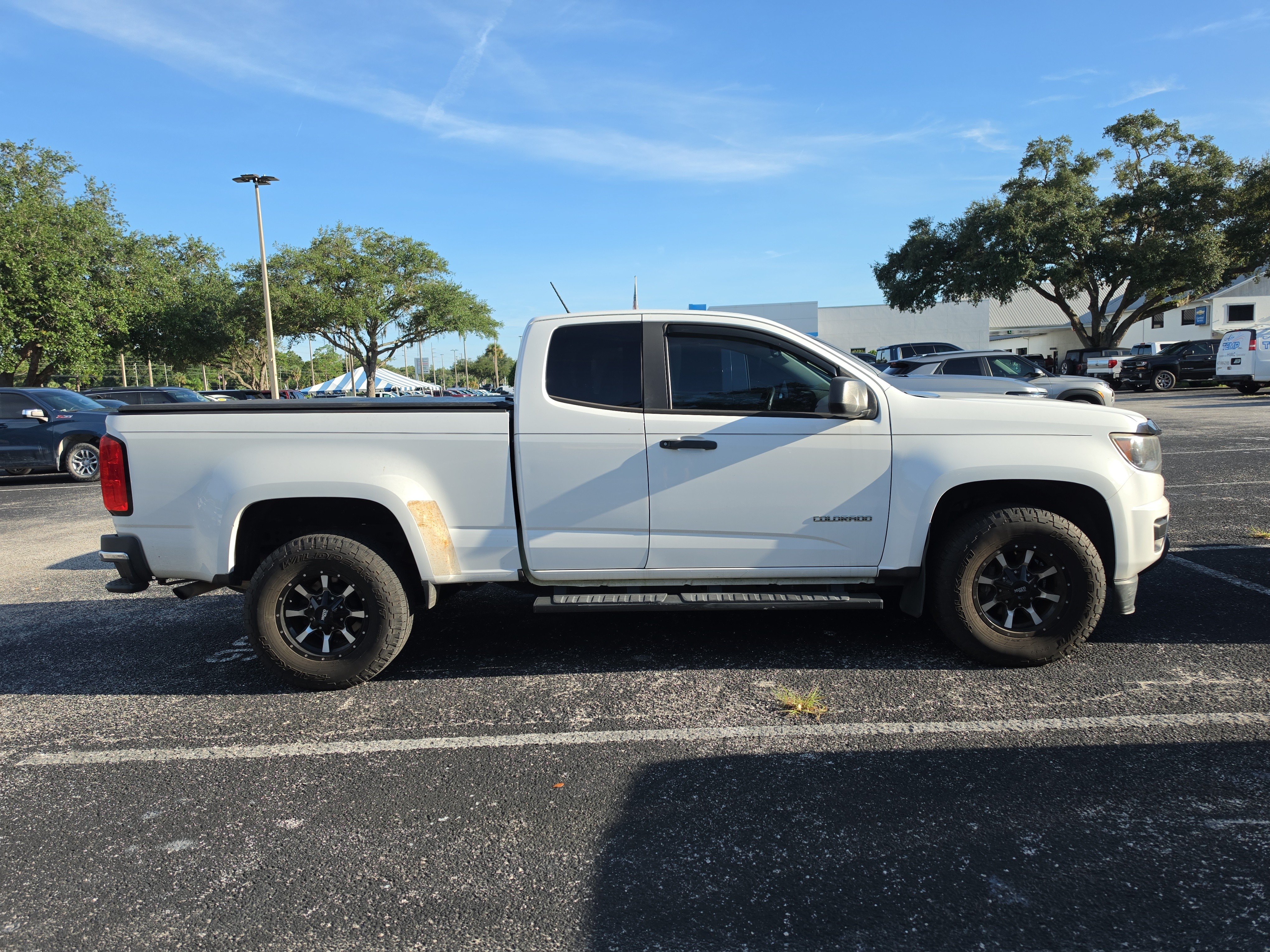 Used 2018 Chevrolet Colorado W/T RWD image 2