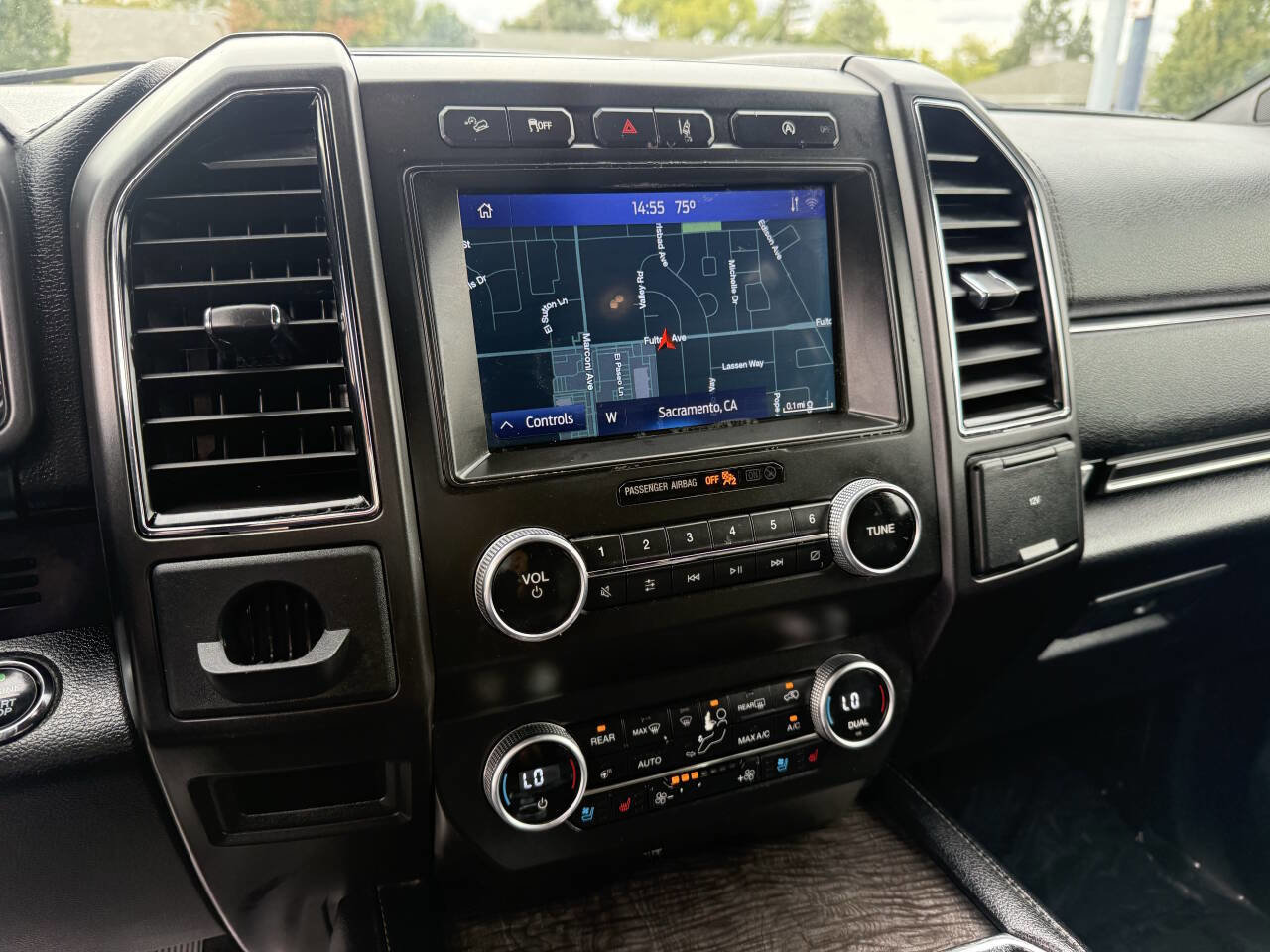 Used 2020 Ford Expedition Limited image 19