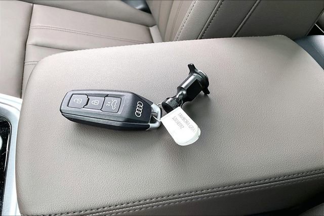 Used 2025 Audi Q5 Premium Plus w/ Premium Plus AWD/4WD image 35