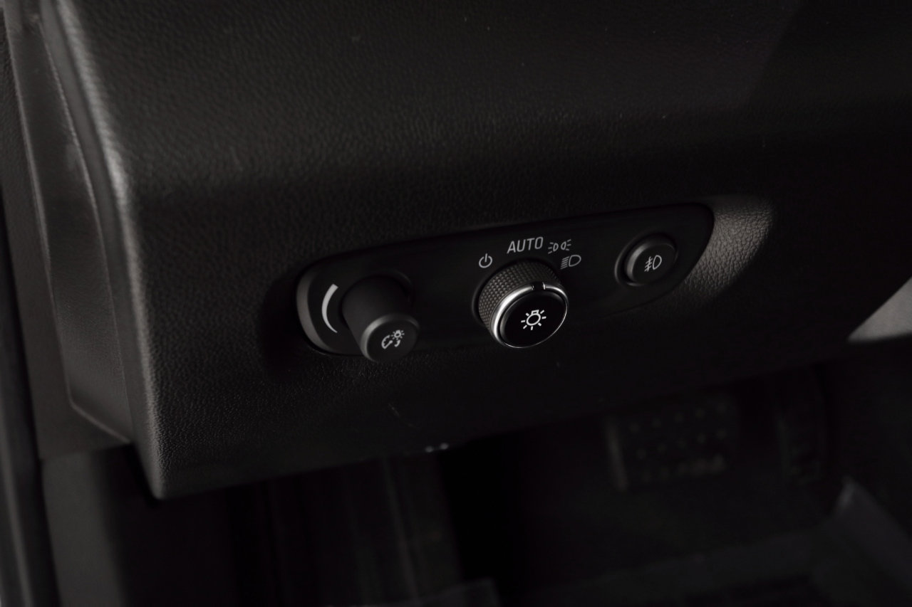 Used 2021 Chevrolet Traverse LT image 31