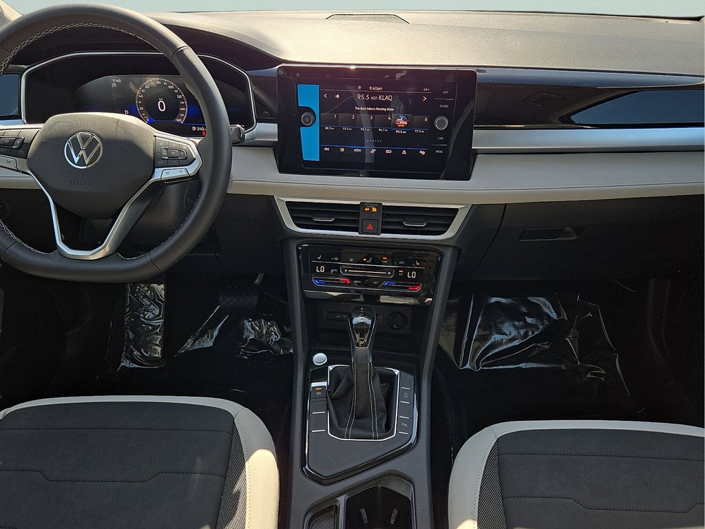 New 2026 Volkswagen Taos SE FWD image 13