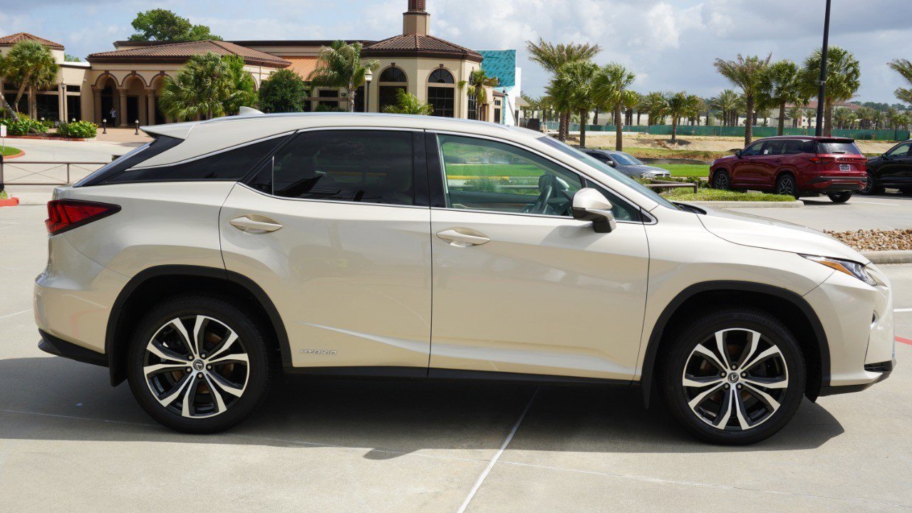 Used 2018 Lexus RX 450h AWD w/ Premium Package image 4