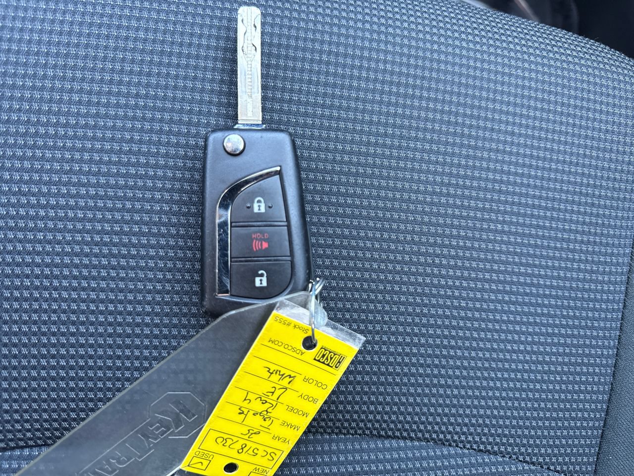 Used 2025 Toyota RAV4 LE AWD/4WD image 24