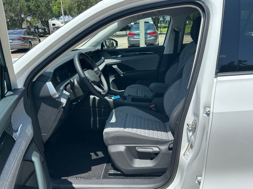 Used 2025 Volkswagen Tiguan S image 9
