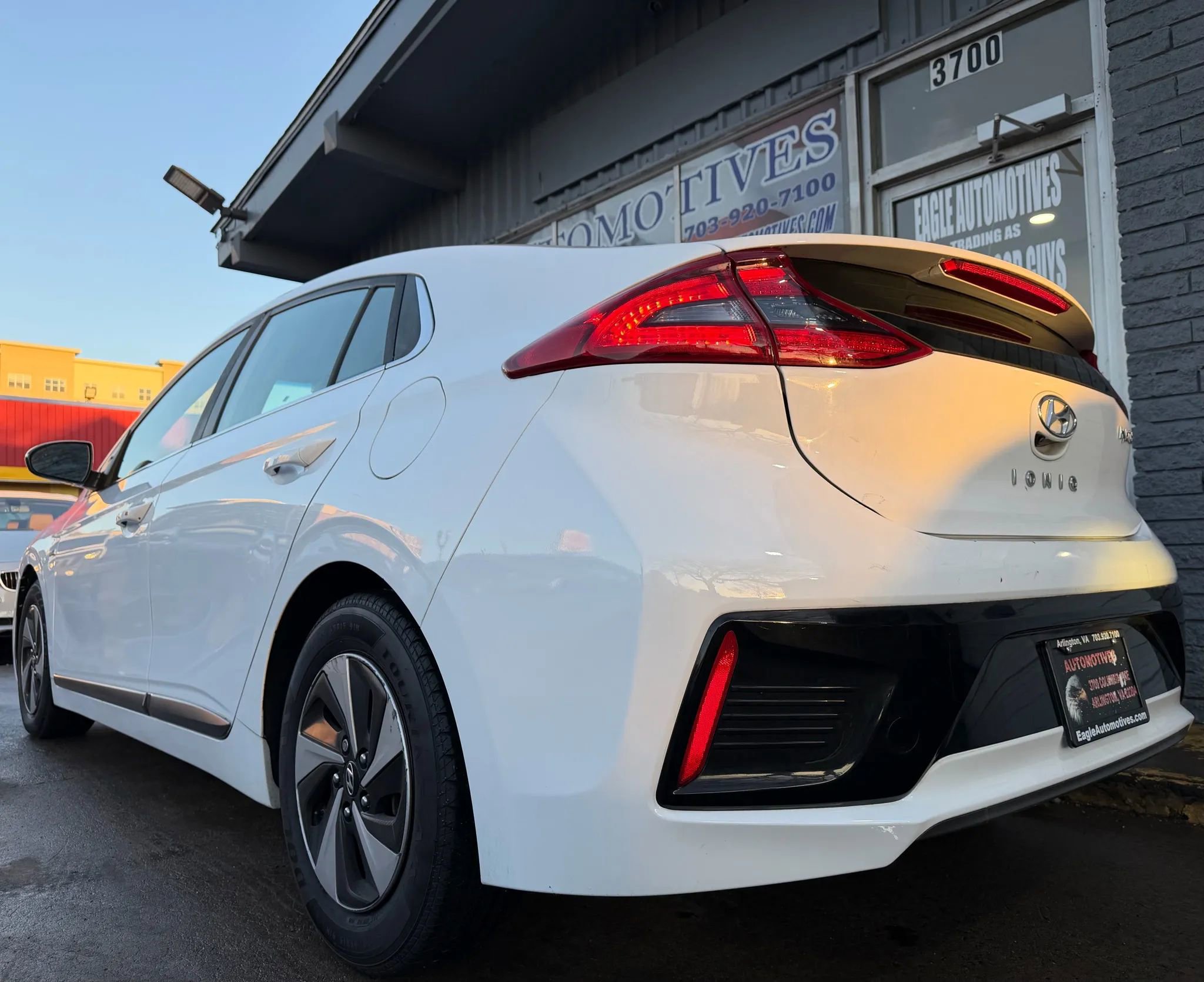 Used 2017 Hyundai Ioniq SEL image 5