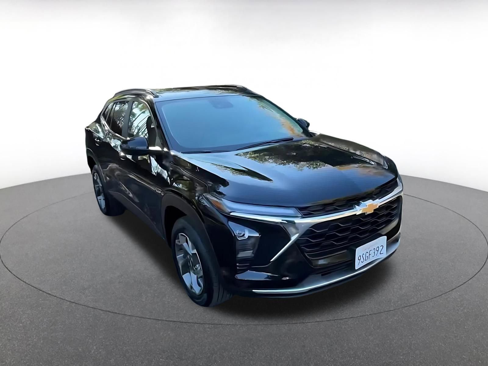 Used 2025 Chevrolet Trax LT image 3