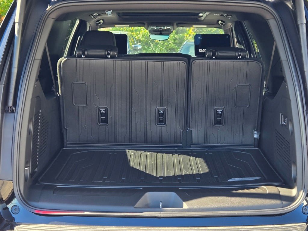 New 2027 GMC Yukon XL Elevation w/ Elevation Premium Package AWD/4WD image 26