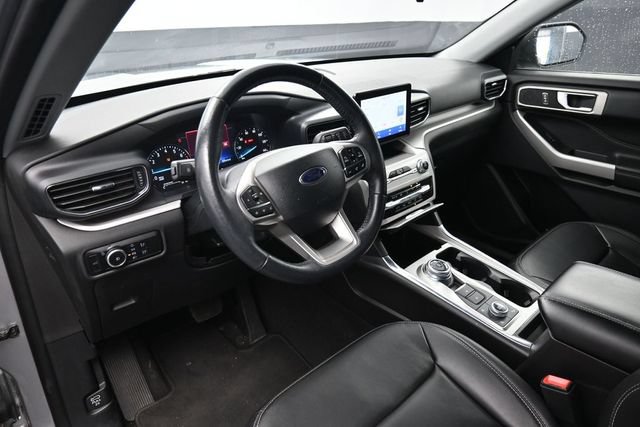 Used 2024 Ford Explorer XLT w/ Equipment Group 202A AWD/4WD image 14