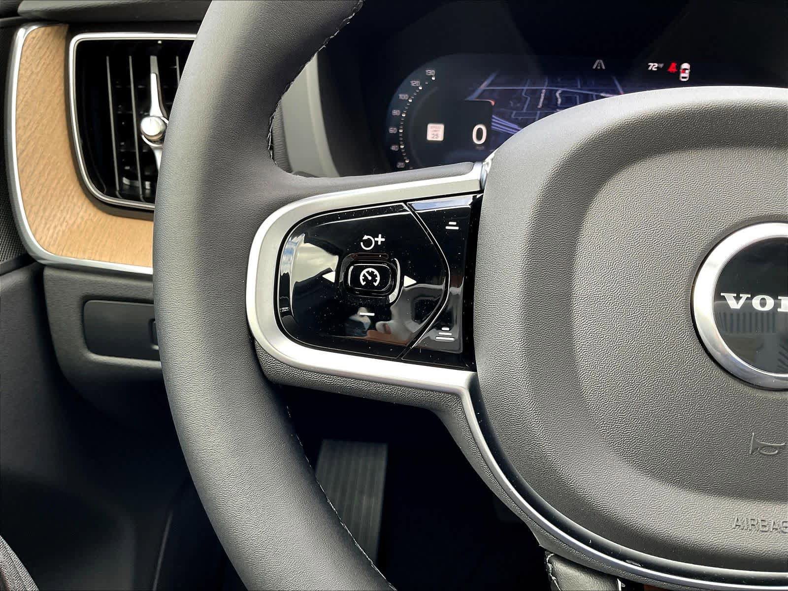 New 2026 Volvo XC60 T8 Plus w/ Climate Package PRO AWD/4WD image 17