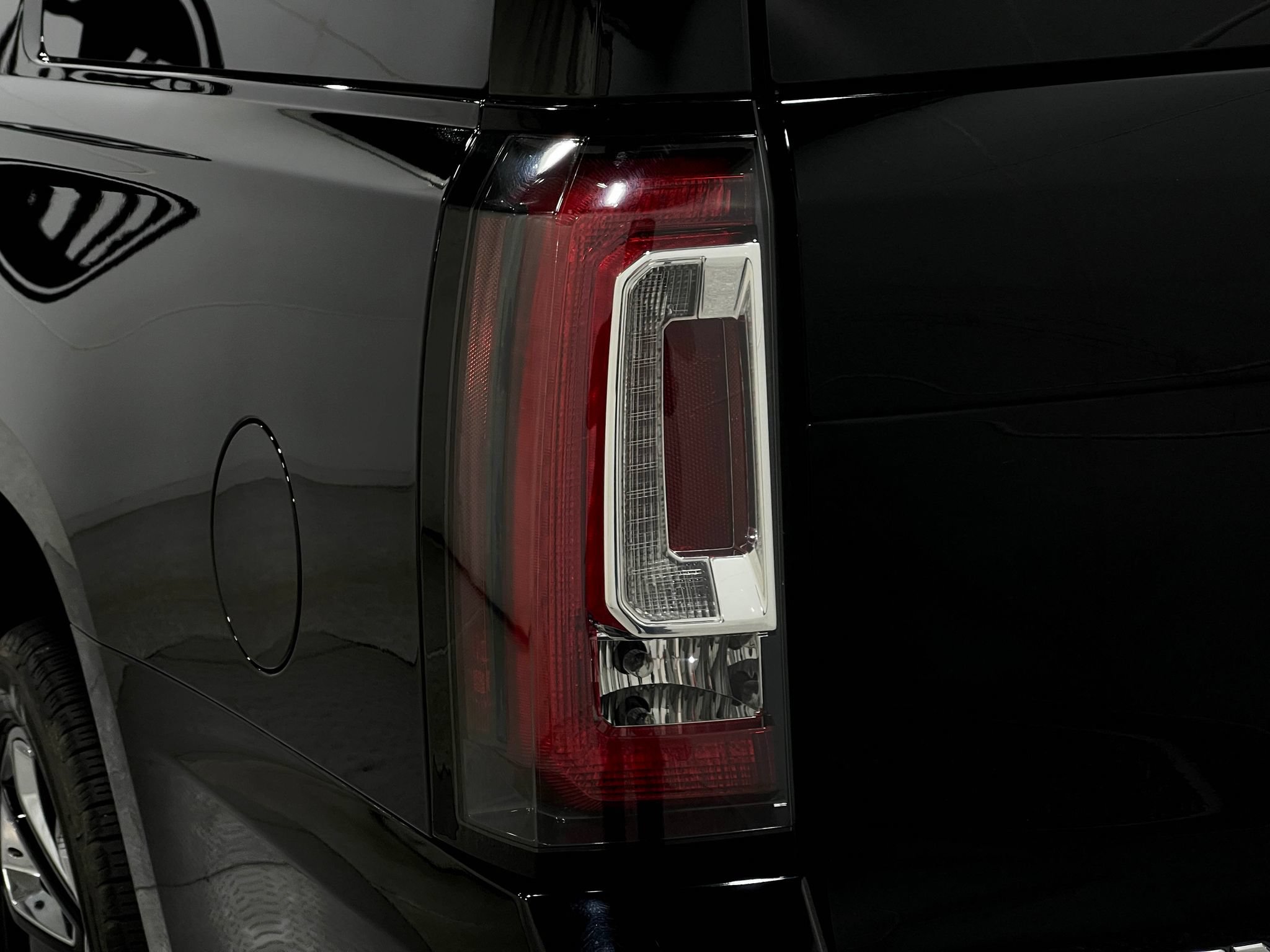 Used 2019 GMC Yukon XL Denali w/ Denali Ultimate Package AWD/4WD image 37