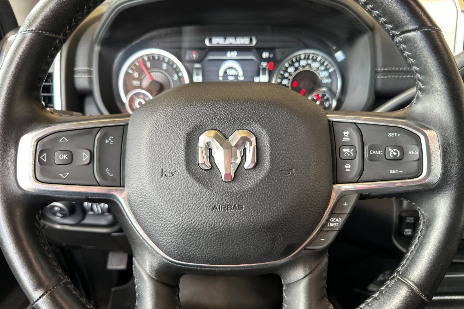 Used 2024 RAM 2500 Laramie w/ Safety Group AWD/4WD image 24
