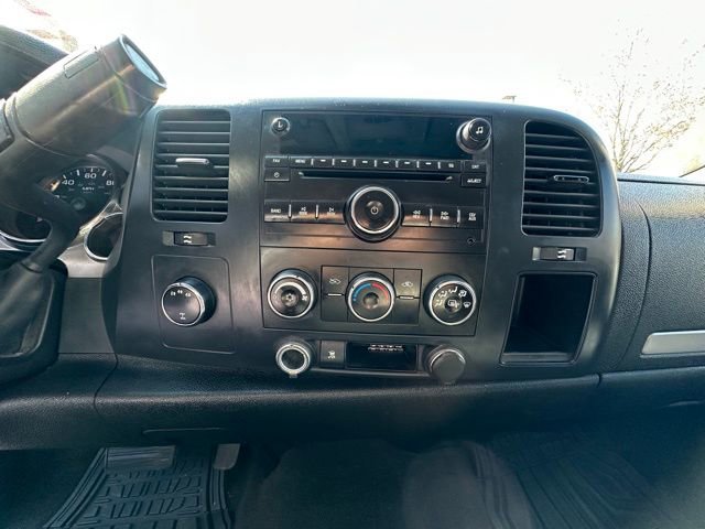 Used 2009 GMC Sierra 2500 W/T AWD/4WD image 9