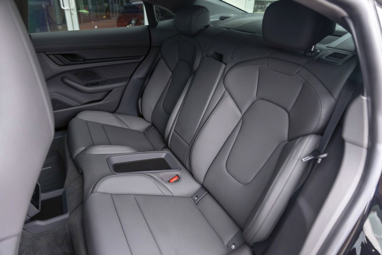 Used 2022 Porsche Taycan GTS AWD/4WD image 36