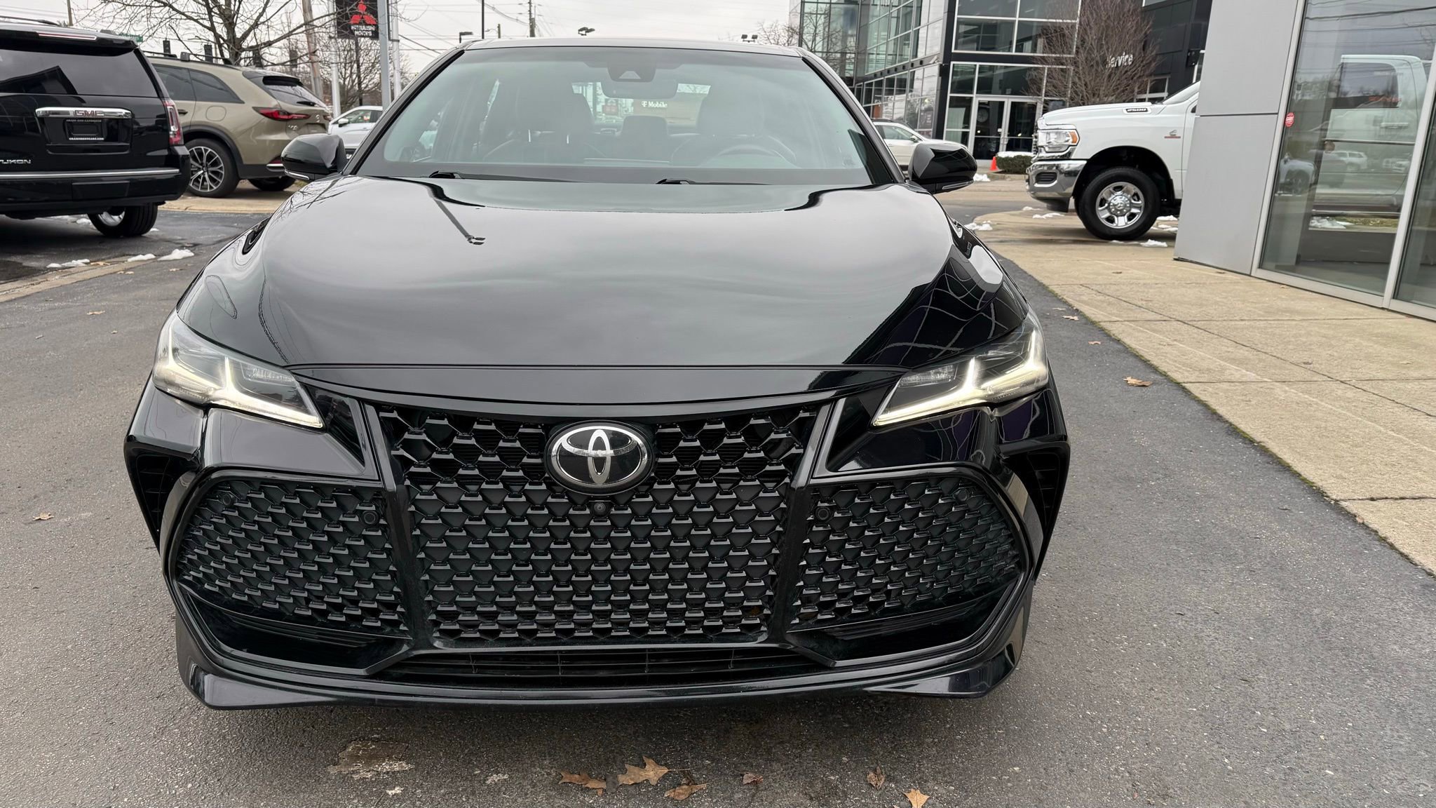 Used 2019 Toyota Avalon Touring image 8