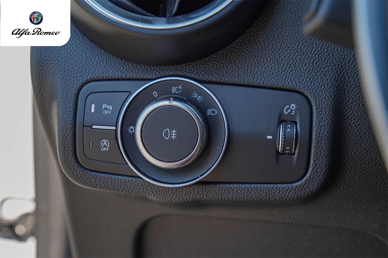 New 2025 Alfa Romeo Stelvio Sprint w/ Veloce Package image 17