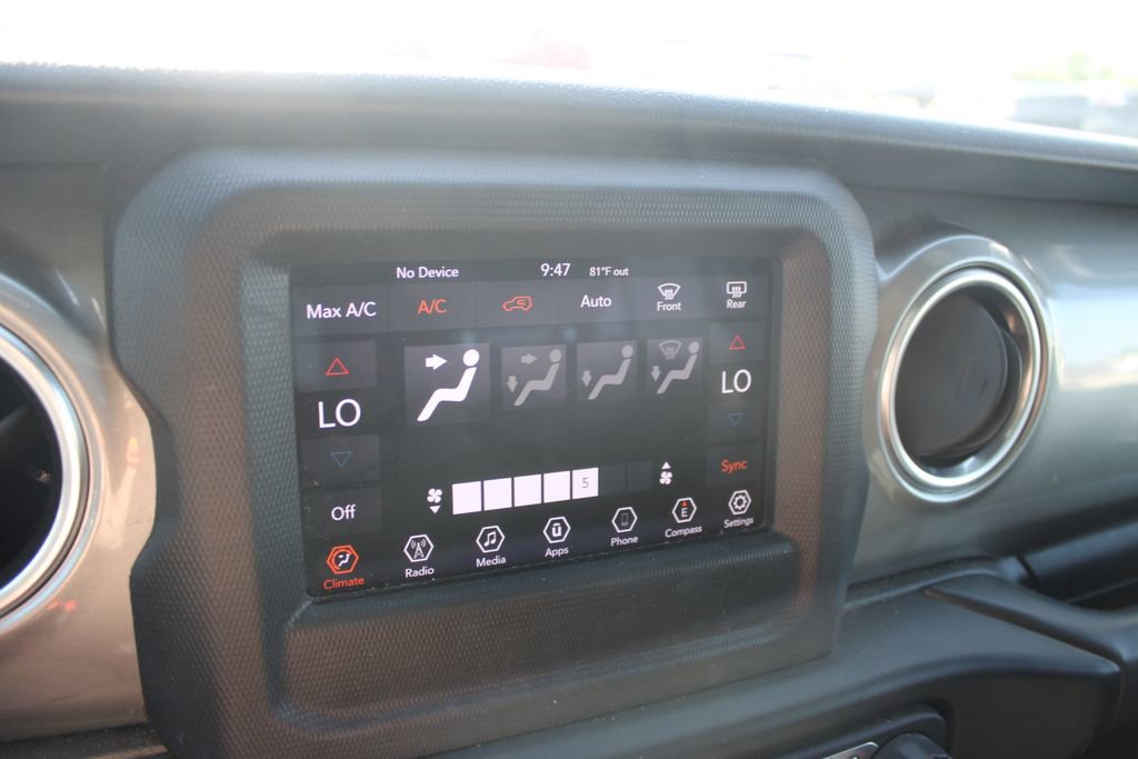 Used 2020 Jeep Wrangler Unlimited Sahara image 26