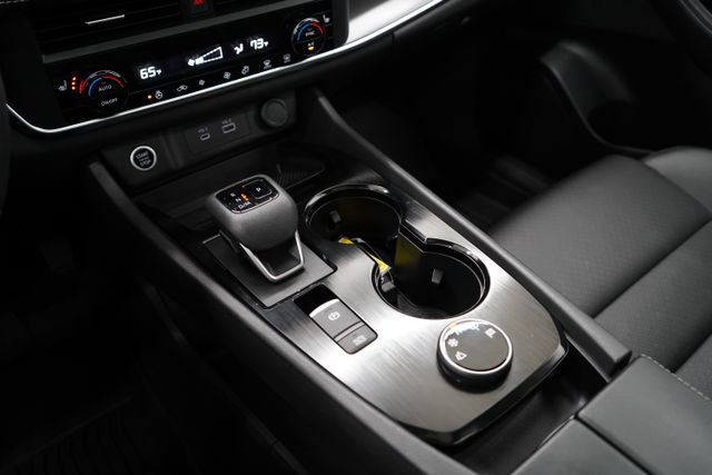 Used 2023 Nissan Rogue SV w/ SV Premium B Package image 45