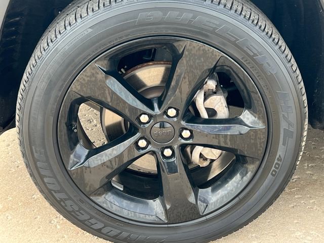 Used 2024 Jeep Grand Cherokee Altitude image 7