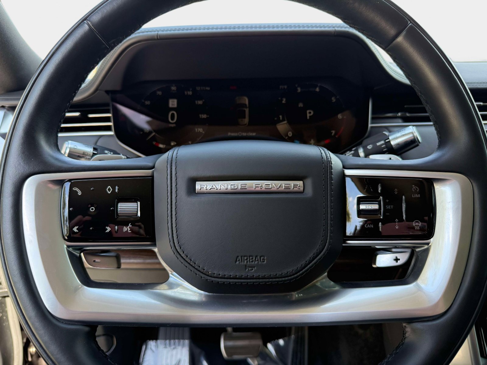 Used 2022 Land Rover Range Rover Long Wheelbase SE image 53