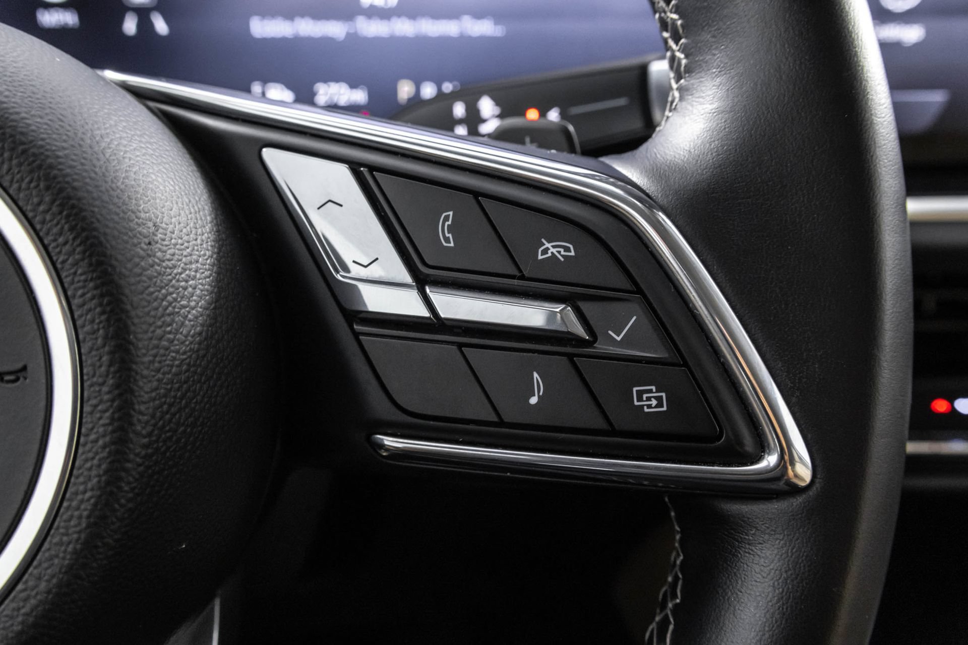 Used 2024 Buick Envision Preferred AWD/4WD image 28