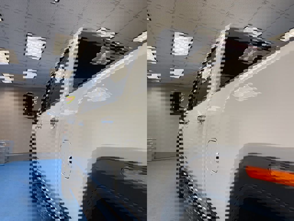 Used 2025 GMC Sierra 2500 SLT w/ SLT Premium Package image 20