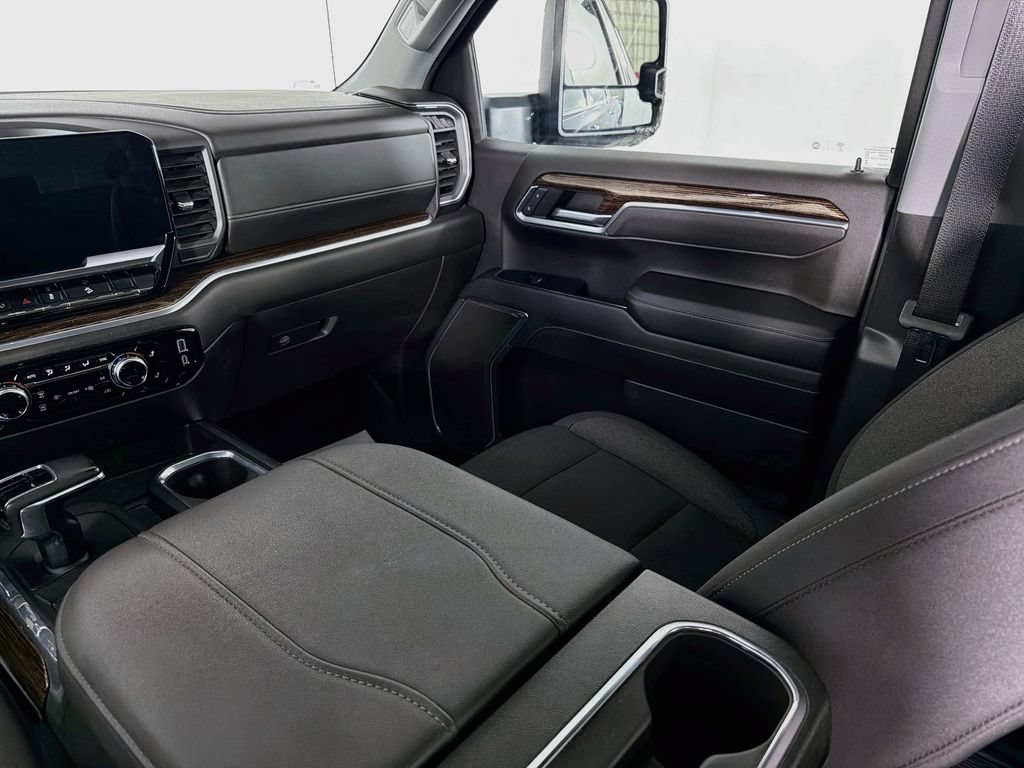 Used 2024 GMC Sierra 1500 Elevation w/ LPO, Elevation Black Package AWD/4WD image 22