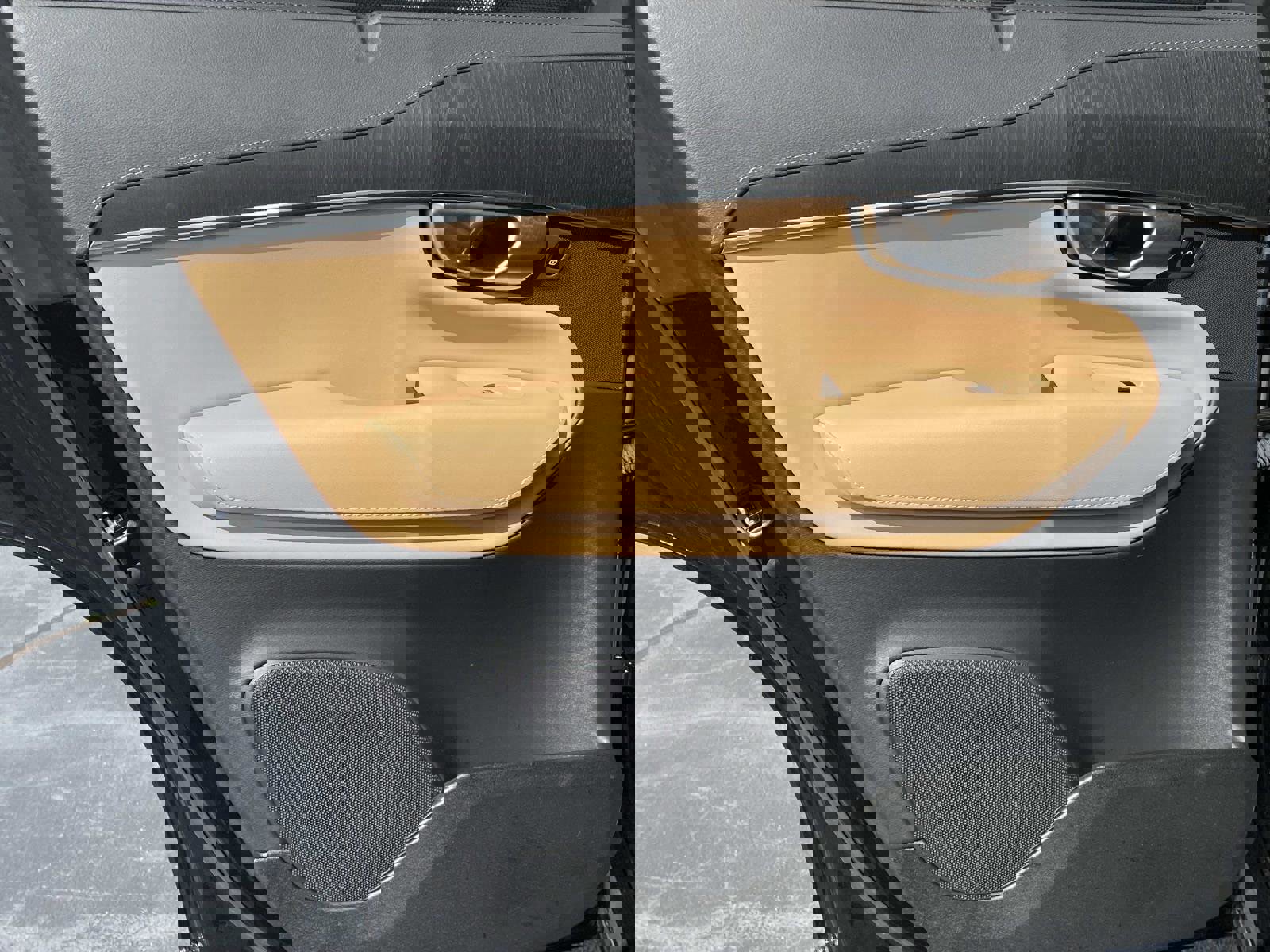 Certified 2024 Volvo XC90 B6 Ultimate image 11