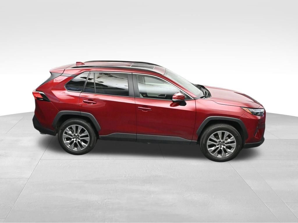 Used 2022 Toyota RAV4 XLE Premium FWD image 23