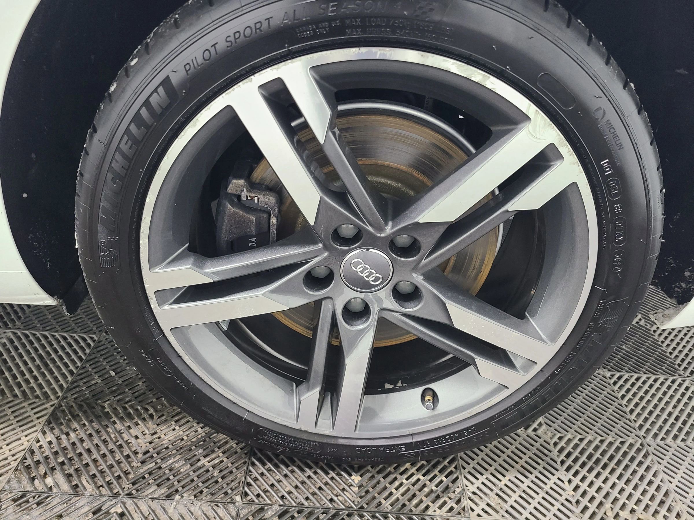 Used 2017 Audi A4 2.0T Premium Plus w/ Premium Plus Package image 16