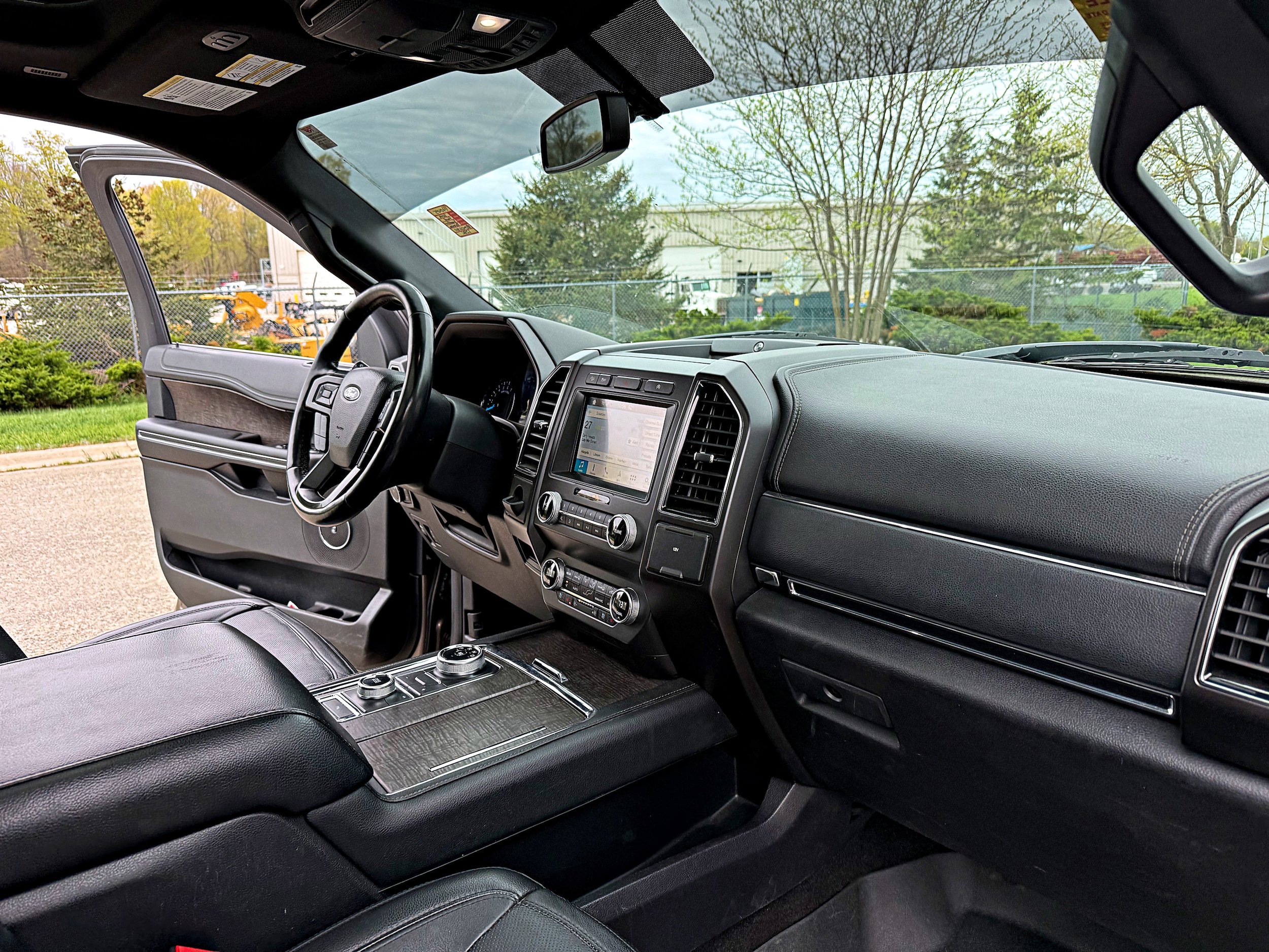 Used 2019 Ford Expedition Limited AWD/4WD image 24