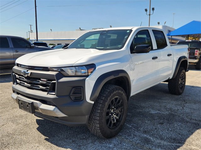 Used 2023 Chevrolet Colorado Trail Boss w/ Technology Package image 3