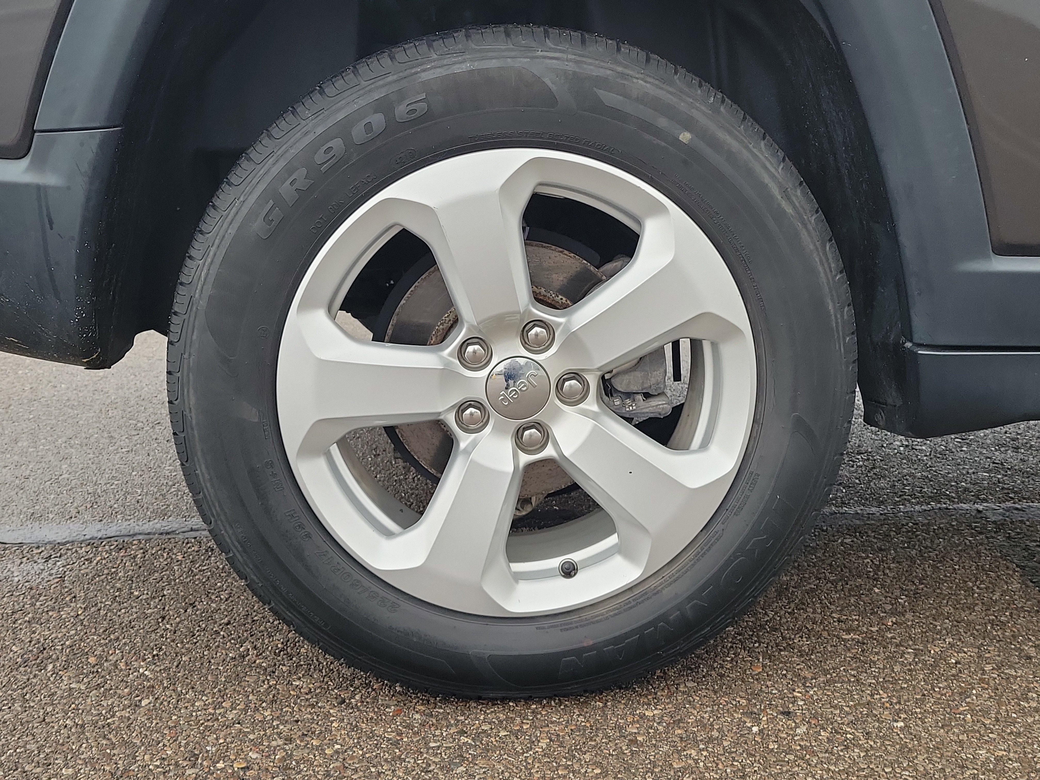 Used 2018 Jeep Compass Latitude w/ Popular Equipment Group AWD/4WD image 5