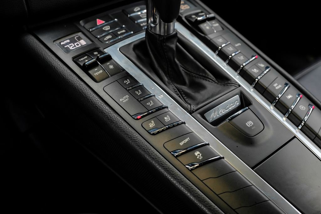 Used 2017 Porsche Macan S image 31