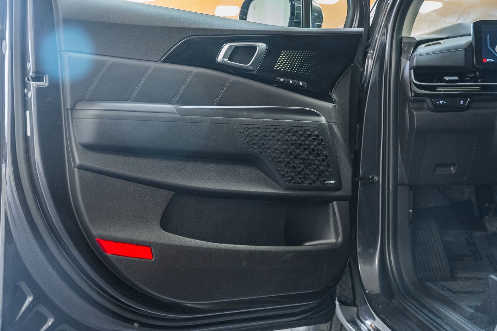 Used 2025 Kia Carnival SX Prestige image 44