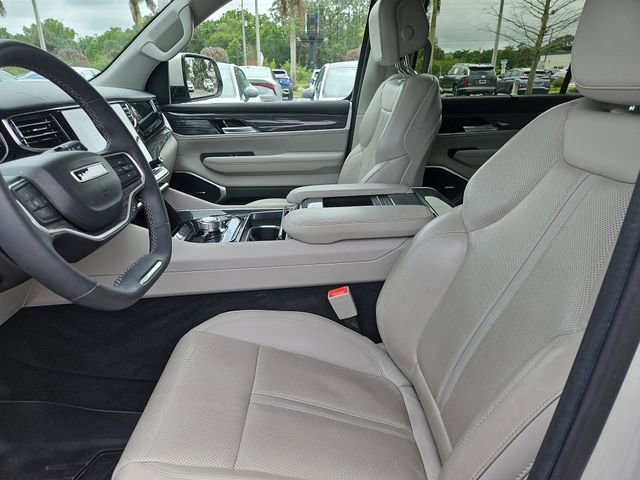 Used 2022 Jeep Wagoneer Series III w/ Convenience Group I RWD image 16
