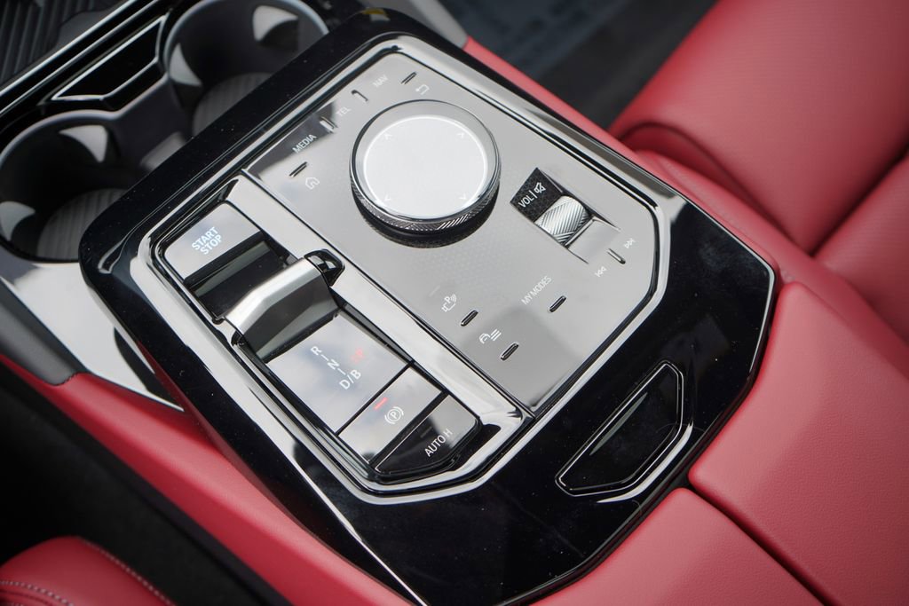 Used 2025 BMW i5 eDrive40i w/ Premium Package image 19