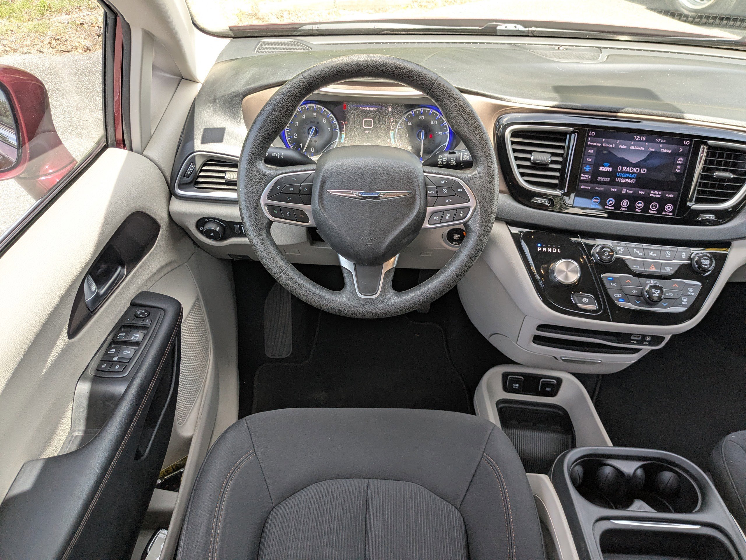 Certified 2019 Chrysler Pacifica Touring Plus w/ Advanced Safetytec Group FWD image 15