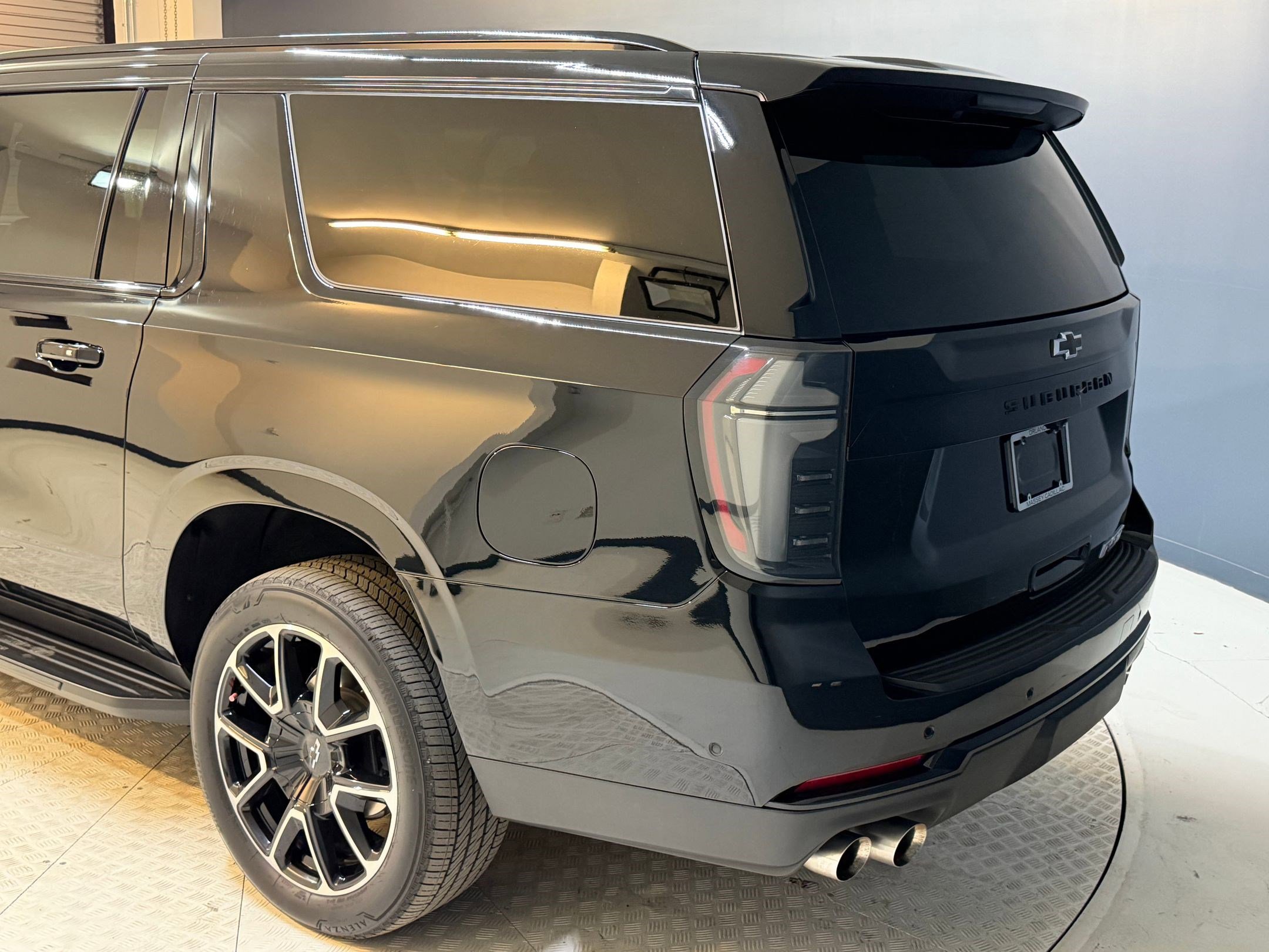 Used 2025 Chevrolet Suburban RST w/ Comfort Package image 23