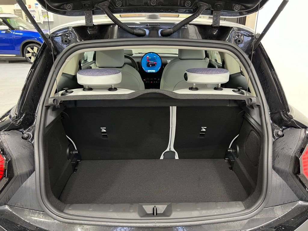 Certified 2025 MINI Cooper 2-Door Hardtop image 20