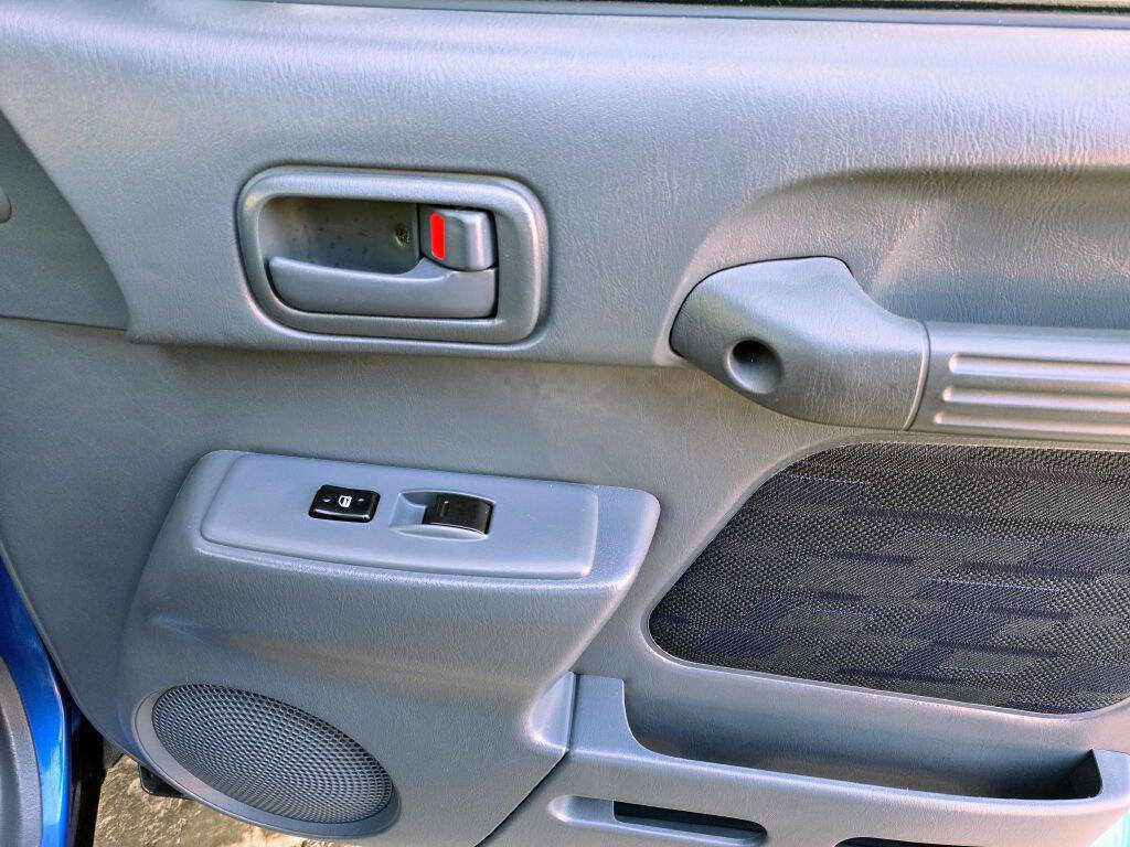 Used 1997 Toyota RAV4 4WD 4-Door image 23
