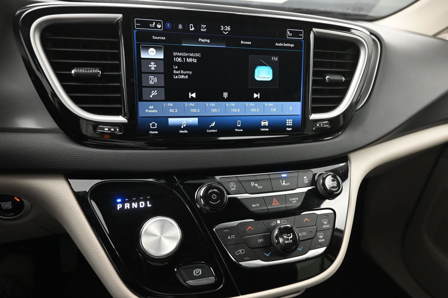 Used 2024 Chrysler Pacifica Touring-L FWD image 14