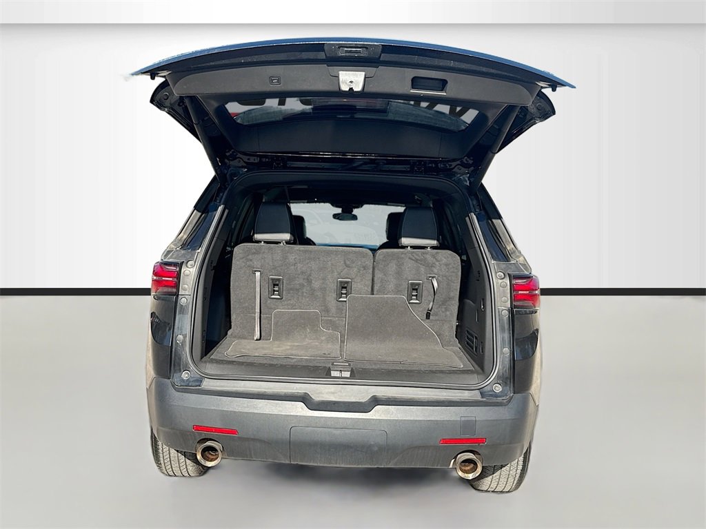 Used 2023 Chevrolet Traverse LT image 25