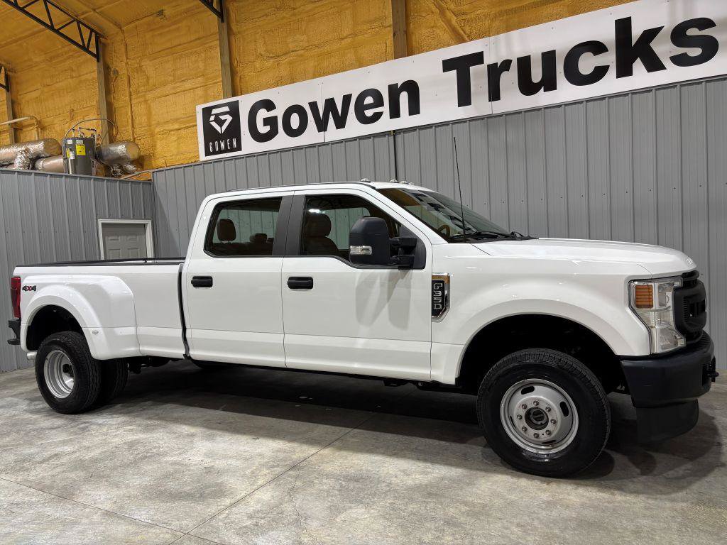 Used 2022 Ford F350 XL w/ Power Equipment Group AWD/4WD image 3