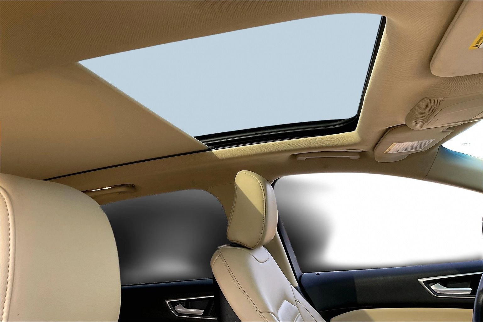 Used 2020 Ford Edge SEL w/ Cold Weather Package image 27