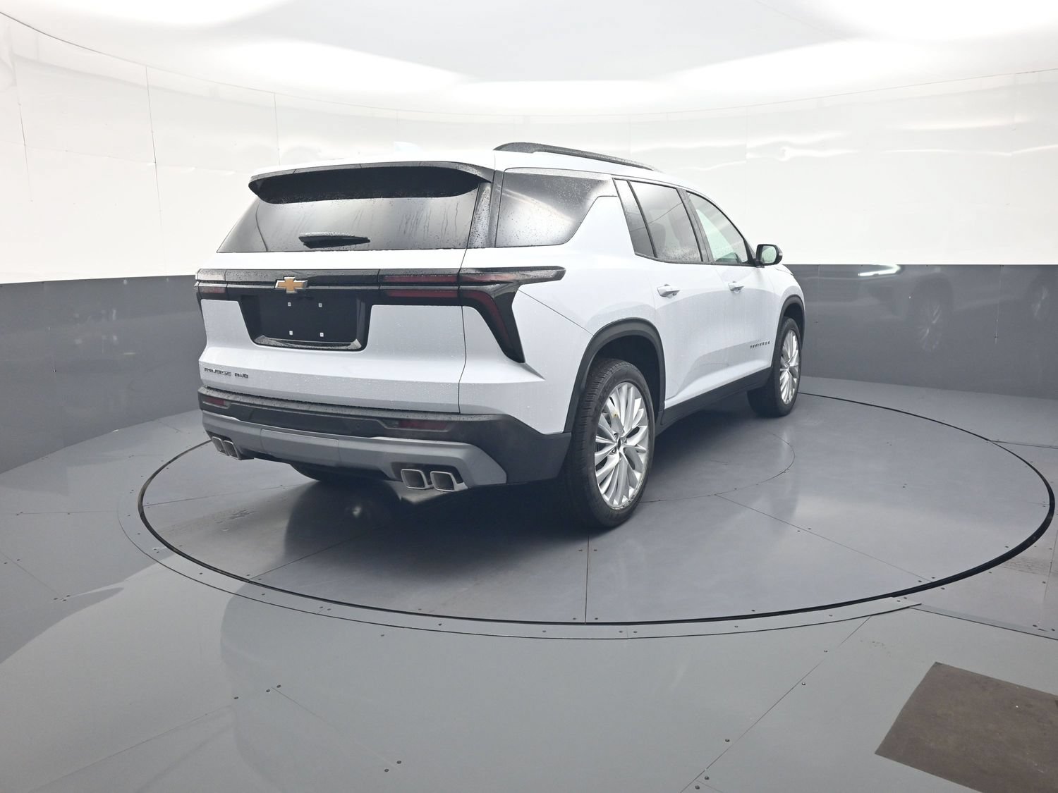 New 2027 Chevrolet Traverse LT AWD/4WD image 3