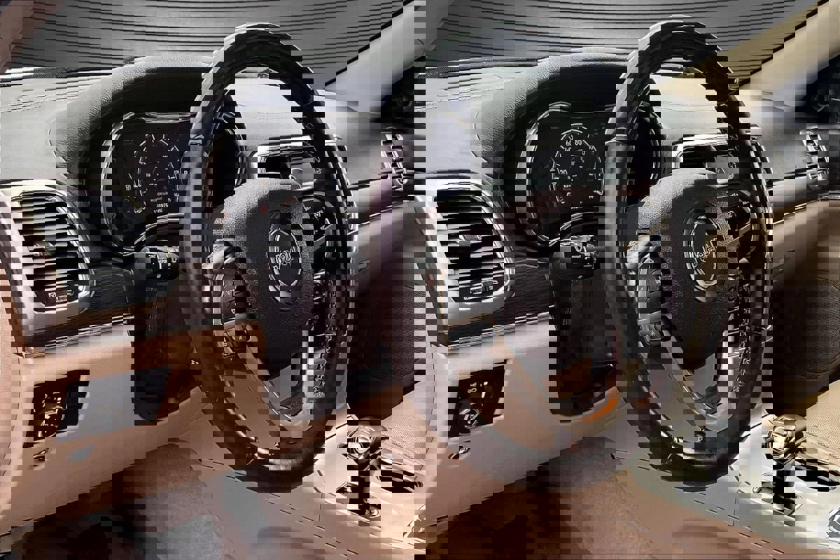 Used 2015 Jeep Grand Cherokee Overland image 16