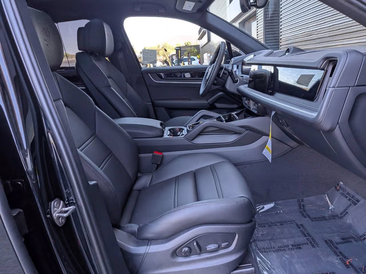 Certified 2025 Porsche Cayenne E-Hybrid AWD/4WD image 26