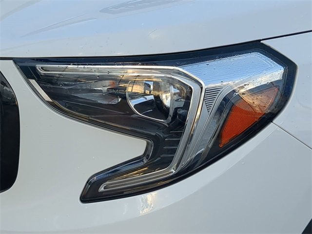 Used 2021 GMC Terrain SLT w/ Elevation Edition image 7