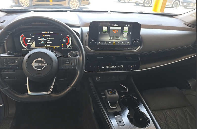 Used 2023 Nissan Rogue Platinum w/ Platinum Premium Package FWD image 9